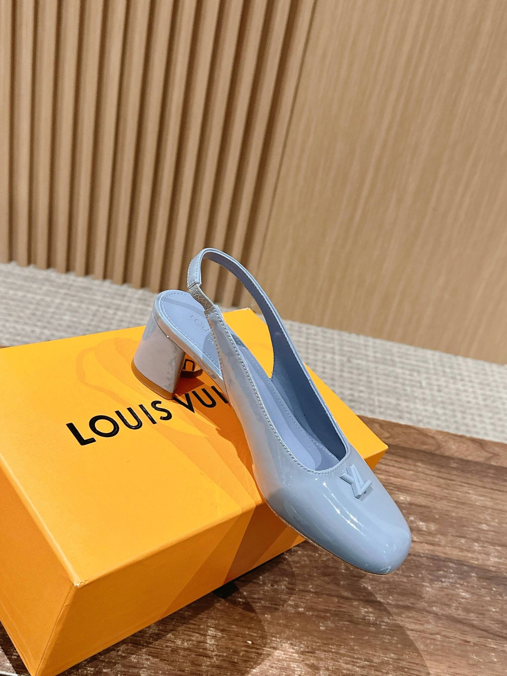 COCO-- 8V 1AGU49 Calfskin sheepskin Heel height：5.5CM item:E-X000D4125